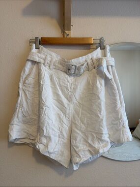 High-Waist White Linen Belted Women’s Shorts Abercrombie